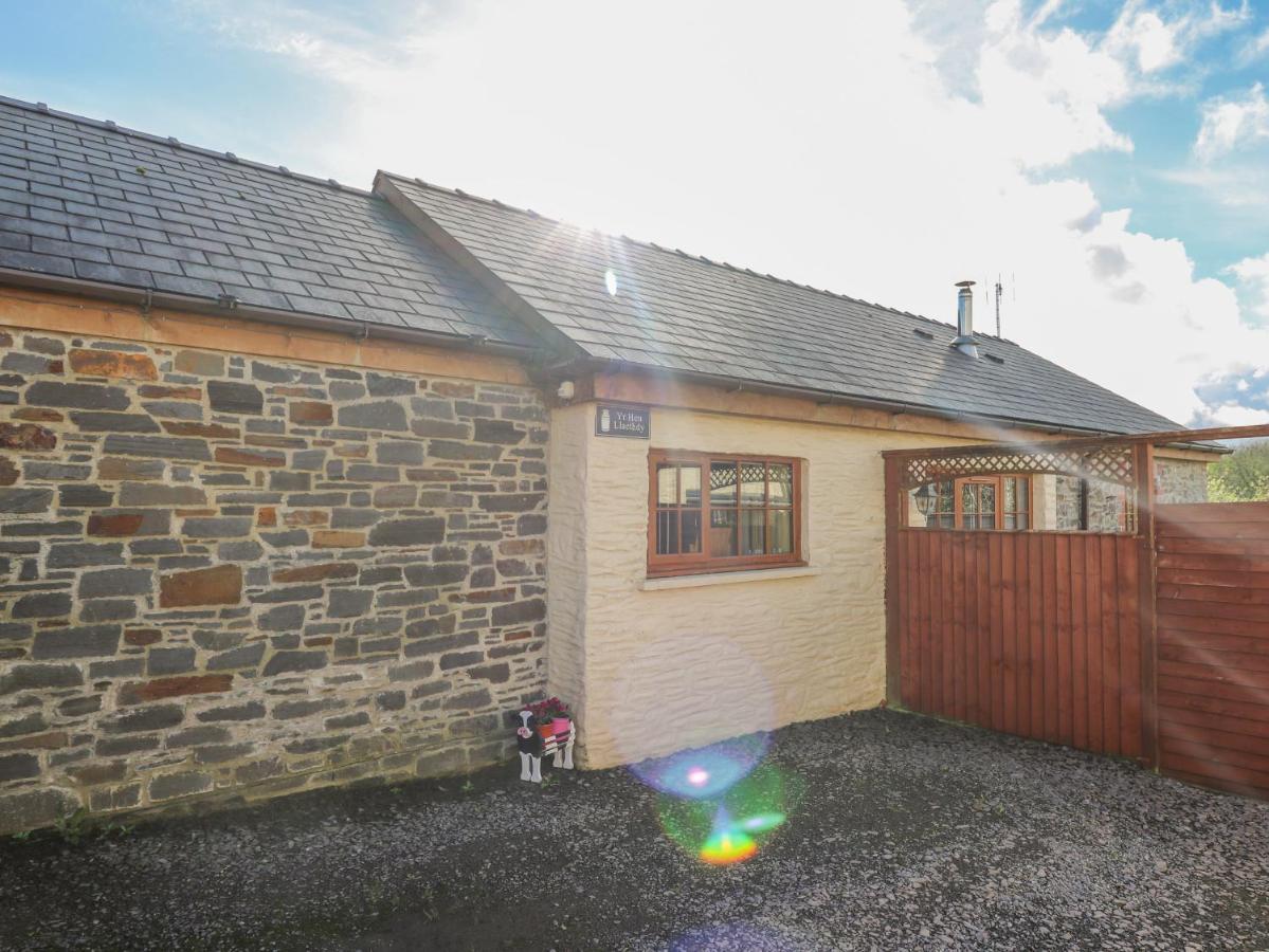 Villa Yr Hen Llaethdy Troedyraur Exterior foto