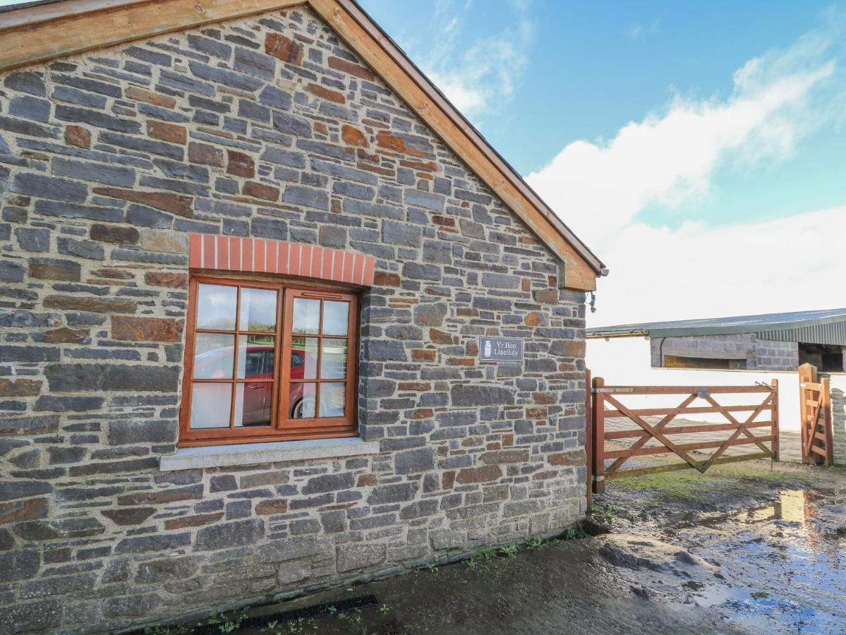 Villa Yr Hen Llaethdy Troedyraur Exterior foto